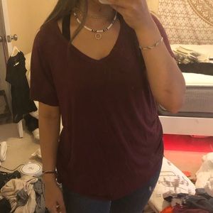 burgundy short sleeve tee
